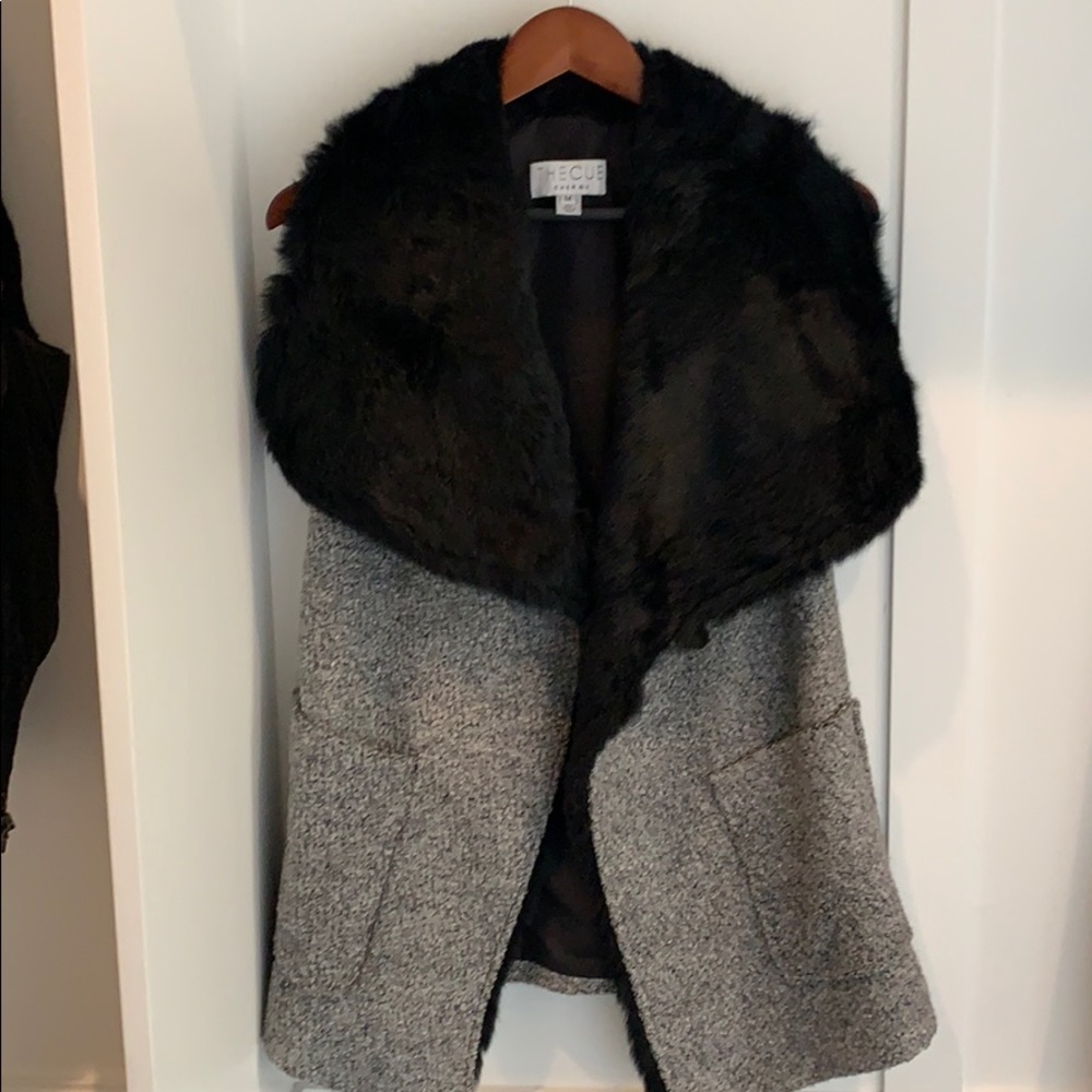 Women’s vest with fur size medium